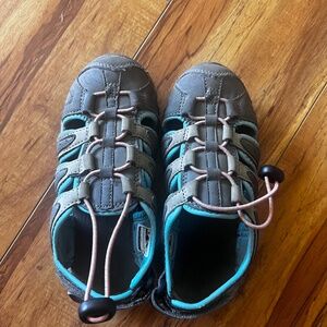 Hi-Tec Kids Closed Toe Sandal little kid size 13m